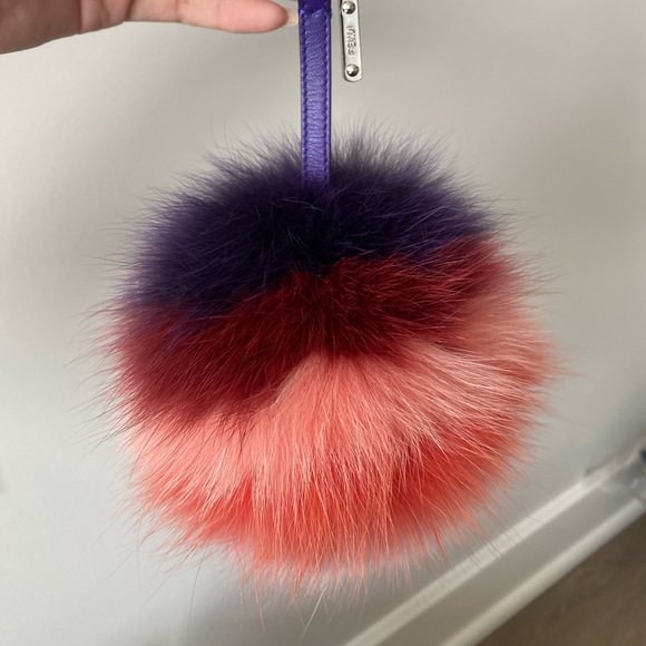 FENDI FUR KEY RING - Picture 2 of 3